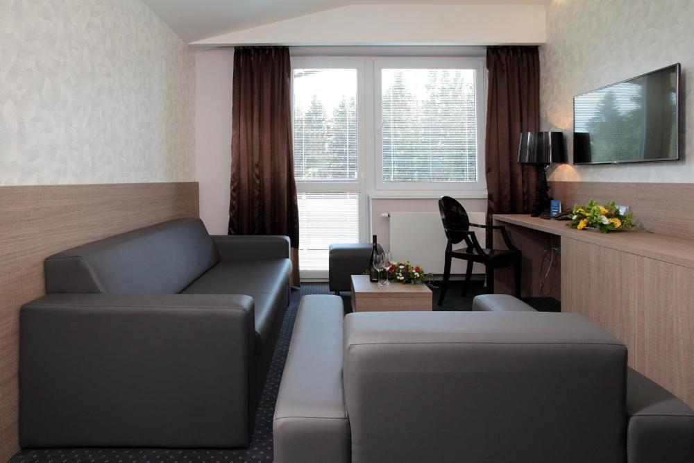 Hotel Jezerka Seč Buitenkant foto